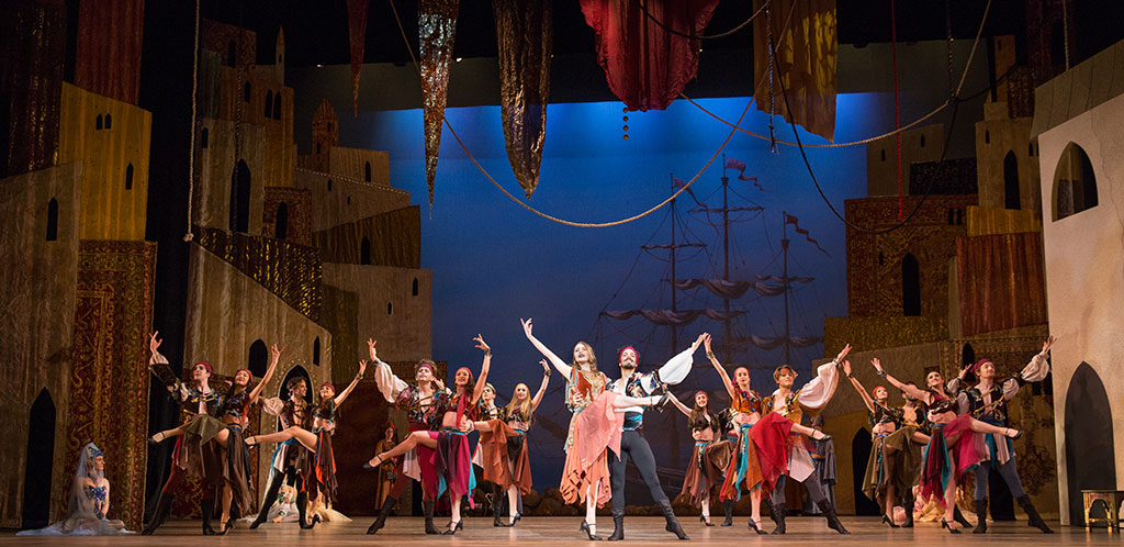 Marjorie Feiring, Etienne Diaz, and artists of Philadelphia Ballet | Photo: Alexander Iziliaev