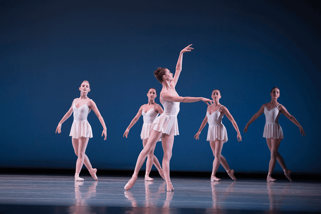 Marjorie Feiring and artists of Philadelphia Ballet | Photo: Alexander Iziliaev