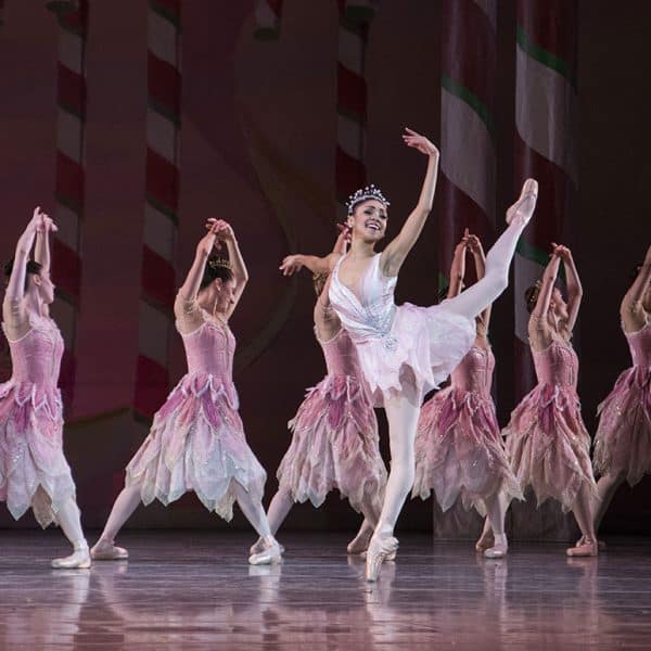 Nayara Lopes and artists of Philadelphia Ballet | Photo: Arian Molina Soca
