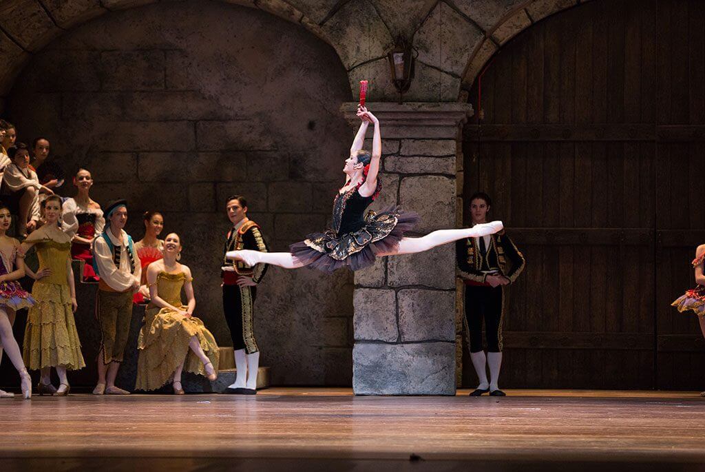 Mayara Pineiro and Artists of Philadelphia Ballet in Don Quixote | Photo: Alexander Iziliaev
