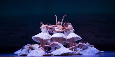 Artists of Philadelphia Ballet in Swan Lake | Photo: Alexander Iziliaev