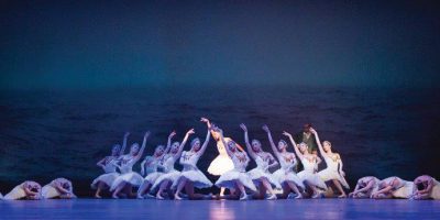 Artists of Philadelphia Ballet in Swan Lake | Photo: Alexander Iziliaev